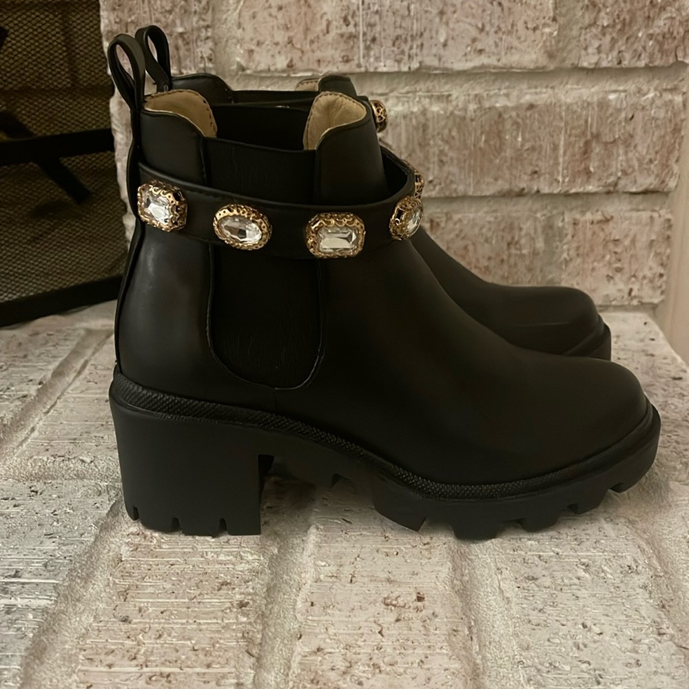 Steve Madden amulet booties